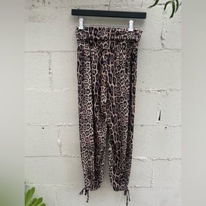 NWT: Onzie Gypsy Pant, Leopard Print, Size S/M